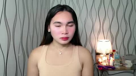 Snapshot of ur_innocent_girlx chatting on November 30, 2025, 2:15 am QUEENSY online show from November 30, 2025, 2:15 am