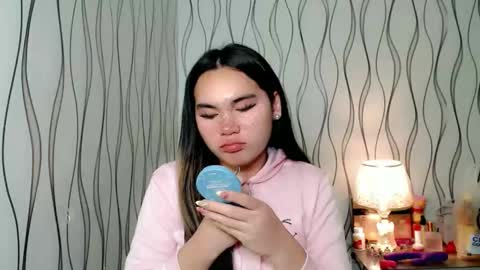 Snapshot of ur_innocent_girlx chatting on December 16, 2025, 7:30 pm QUEENSY online show from December 16, 2025, 7:30 pm