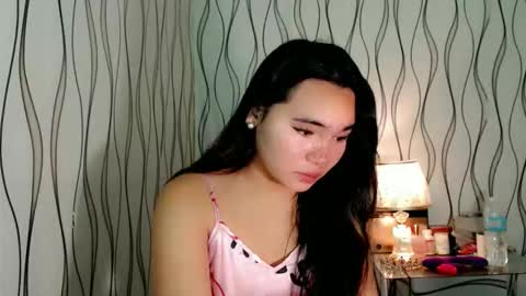 Snapshot of ur_innocent_girlx chatting on January 14, 2026, 10:47 pm QUEENSY online show from January 14, 2026, 10:47 pm