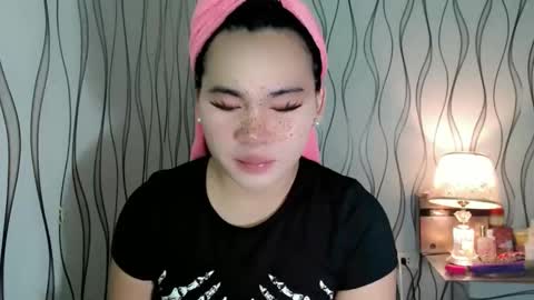 Snapshot of ur_innocent_girlx chatting on February 7, 2026, 1:53 am QUEENSY online show from February 7, 2026, 1:53 am