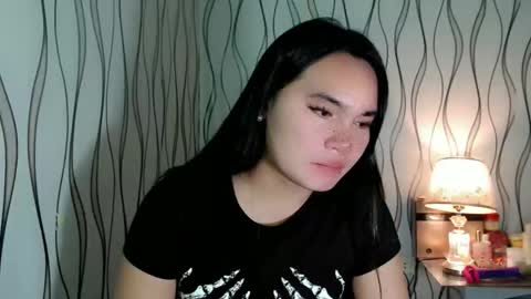 Snapshot of ur_innocent_girlx chatting on February 8, 2026, 12:08 pm QUEENSY online show from February 8, 2026, 12:08 pm