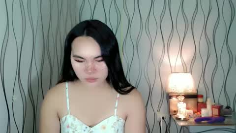 Snapshot of ur_innocent_girlx chatting on February 22, 2026, 12:45 am QUEENSY online show from February 22, 2026, 12:45 am