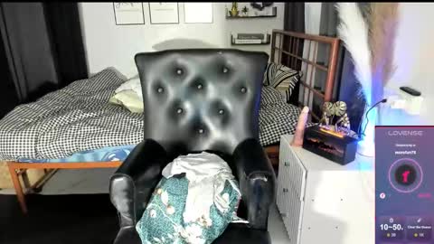 Snapshot of ur_majestyqueen_angelaxxx chatting on February 14, 2026, 12:07 am QUEEN ANGELA online show from February 14, 2026, 12:07 am