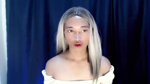 Snapshot of ur_sexyllie chatting on November 19, 2025, 10:15 am Ellie online show from November 19, 2025, 10:15 am