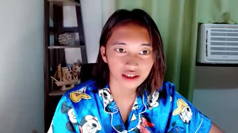 Snapshot of ur_sexyllie chatting on February 14, 2026, 2:41 am Ellie online show from February 14, 2026, 2:41 am