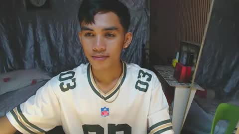 ur_shan21 online show from November 24, 2025, 5:56 pm