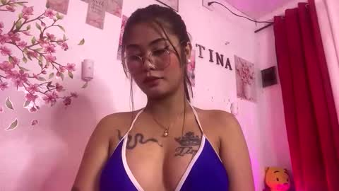 Snapshot of ur_ultimatedreamgirlxoxo chatting on February 21, 2026, 9:27 pm HelloIm Girly online show from February 21, 2026, 9:27 pm