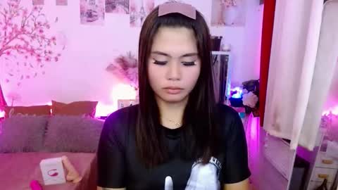 HelloIm  Girly online show from May 19, 2026, 2:29 am