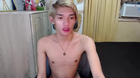 Snapshot of urasian_john20 chatting on June 5, 2026, 4:35 pm urasian_john20 online show from June 5, 2026, 4:35 pm