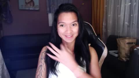 NEWRA  ALLISON online show from November 22, 2025, 6:40 pm