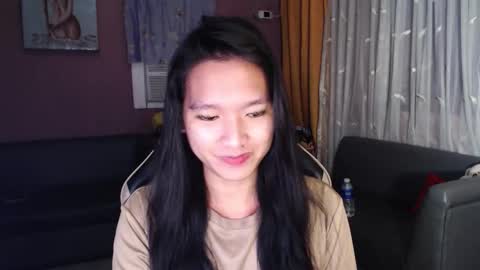 NEWRA  ALLISON online show from December 19, 2025, 10:39 pm