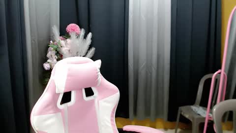 Snapshot of urasiancumgirl_ chatting on April 16, 2026, 7:09 am urasiancumgirl_ online show from April 16, 2026, 7:09 am
