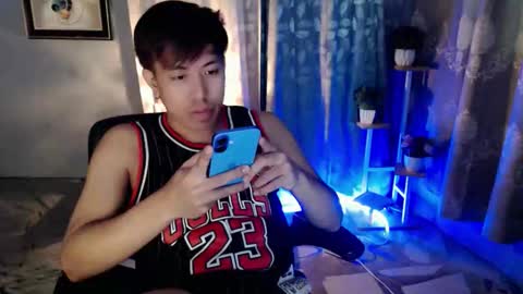 urasianwanker online show from April 28, 2026, 3:06 pm