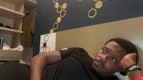 urbandick5 online show from May 5, 2026, 1:46 am
