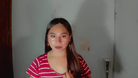 Snapshot of urdoll_trixie chatting on November 26, 2025, 10:16 am trixie tan online show from November 26, 2025, 10:16 am