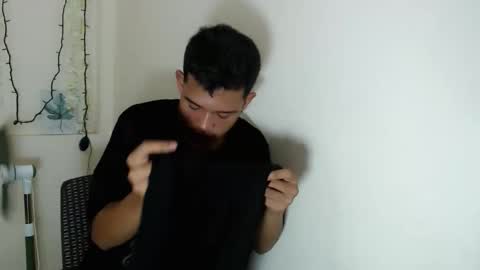 urdreamboy_clarin online show from November 28, 2025, 9:50 pm