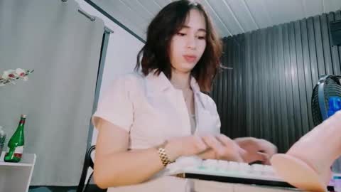 Snapshot of urfave_bbgirl chatting on December 18, 2025, 12:22 pm urfave_bbgirl online show from December 18, 2025, 12:22 pm