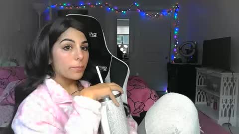 Snapshot of urgoddessmarla chatting on November 11, 2025, 1:44 pm Goddess Marla online show from November 11, 2025, 1:44 pm