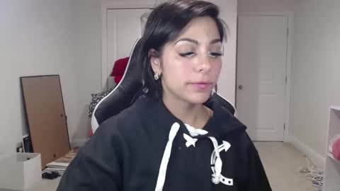 Snapshot of urgoddessmarla chatting on December 17, 2025, 12:38 am Goddess Marla online show from December 17, 2025, 12:38 am