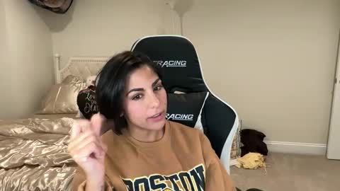 Snapshot of urgoddessmarla chatting on January 8, 2026, 1:19 am Goddess Marla online show from January 8, 2026, 1:19 am