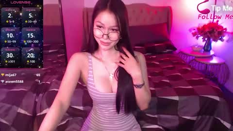 Snapshot of urgoddessofsex chatting on January 13, 2025, 1:06 pm angela online show from January 13, 2025, 1:06 pm