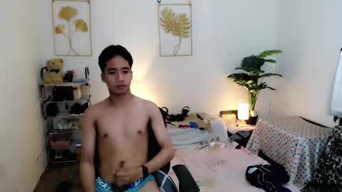 Snapshot of urguy_habibi chatting on October 31, 2025, 3:13 pm Bib online show from October 31, 2025, 3:13 pm