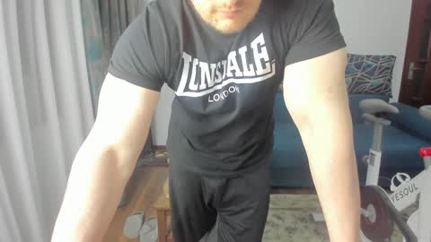 Snapshot of urgymcrush chatting on February 7, 2025, 12:09 am UrGymCrush online show from February 7, 2025, 12:09 am