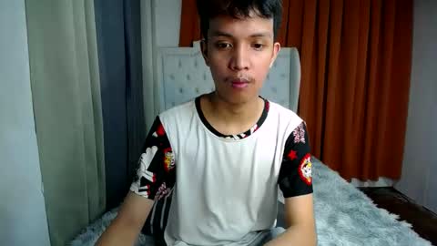 Snapshot of urhot_johny chatting on May 24, 2026, 12:10 pm urhot_johny online show from May 24, 2026, 12:10 pm