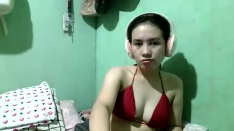 Snapshot of urhotasian4u chatting on April 17, 2026, 1:47 pm Jhossa online show from April 17, 2026, 1:47 pm