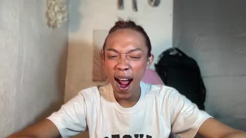 Snapshot of urhotfemboi_jayjay chatting on May 31, 2026, 9:49 am itsjayjay online show from May 31, 2026, 9:49 am