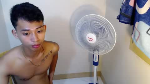 Snapshot of urhotfuckingass chatting on June 24, 2026, 2:27 pm richard online show from June 24, 2026, 2:27 pm