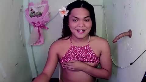 urhottie_bella online show from November 7, 2025, 5:18 am