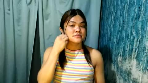 urhottie_bella online show from July 7, 2026, 8:02 pm