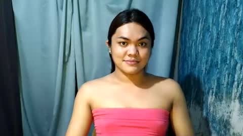 urhottie_bella online show from July 25, 2026, 9:07 am