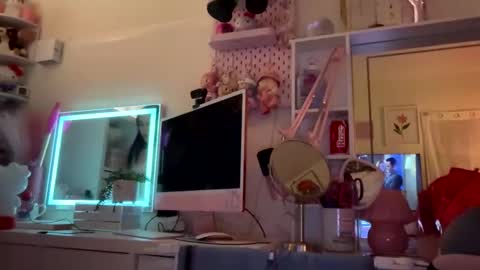 urlittlefilipina online show from December 22, 2025, 5:15 am