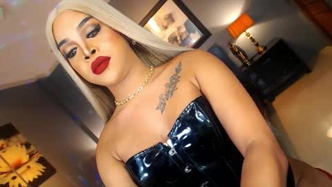 UrMajestyTyra online show from November 19, 2025, 1:27 am