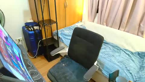 Snapshot of urnatty_guy chatting on May 19, 2026, 4:02 pm ander online show from May 19, 2026, 4:02 pm