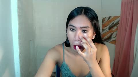 Snapshot of urnaughty_navea18 chatting on March 8, 2025, 6:43 am Navea online show from March 8, 2025, 6:43 am