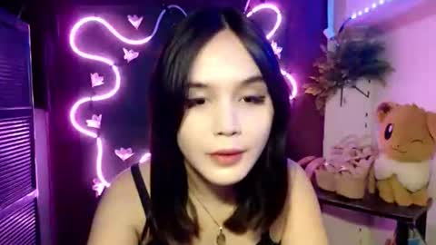 Pia online show from November 9, 2025, 9:46 pm