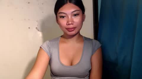 urpinay_sandra69 online show from May 28, 2026, 9:23 pm