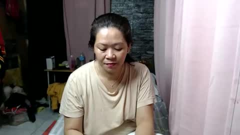 Snapshot of urpinay_singlemother chatting on December 15, 2025, 11:53 pm urpinay_singlemother online show from December 15, 2025, 11:53 pm