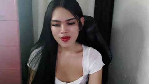 Snapshot of urpinayjenfuckerxxx chatting on January 22, 2025, 8:06 pm Jenny online show from January 22, 2025, 8:06 pm