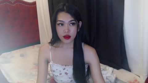 Snapshot of urpinayjenfuckerxxx chatting on October 11, 2025, 2:00 am Jenny online show from October 11, 2025, 2:00 am