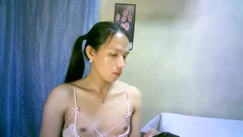 queen julia not into CHEAPGUY online show from February 6, 2025, 3:09 pm