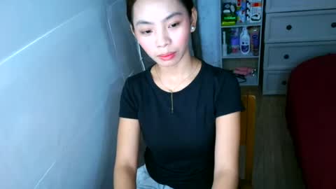 Snapshot of urpinaypearl chatting on June 29, 2026, 11:27 pm pearl online show from June 29, 2026, 11:27 pm