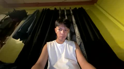 Snapshot of urpinoyasianx chatting on May 18, 2026, 11:05 am Mel online show from May 18, 2026, 11:05 am