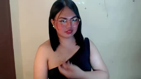 Snapshot of urslut_max chatting on February 2, 2026, 10:47 am maxie online show from February 2, 2026, 10:47 am