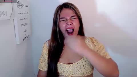 Snapshot of ursweet_ashley chatting on December 21, 2024, 5:07 pm online show from December 21, 2024, 5:07 pm