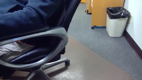 useemie online show from January 14, 2025, 11:37 pm