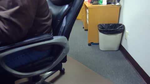 useemie online show from January 31, 2025, 8:12 pm